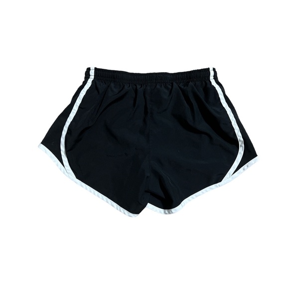 Girls Nike Shorts - Picture 2 of 2